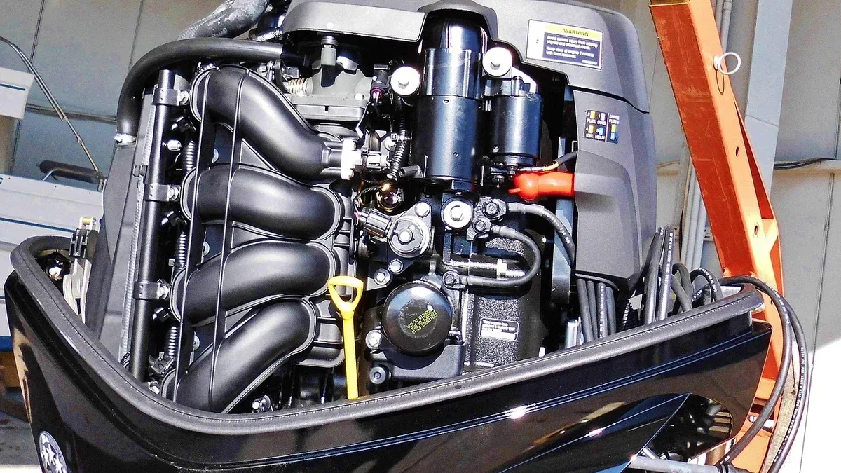 Motore fuoribordo sottodimensionato: quali effetti può avere sulle prestazioni